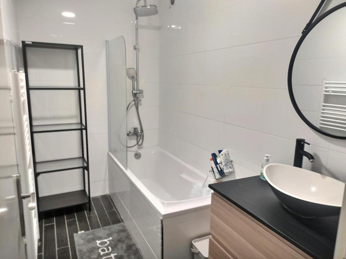 Ch Privee 18M - Canape - Netflix - Appart 120M Вуаппи Экстерьер фото