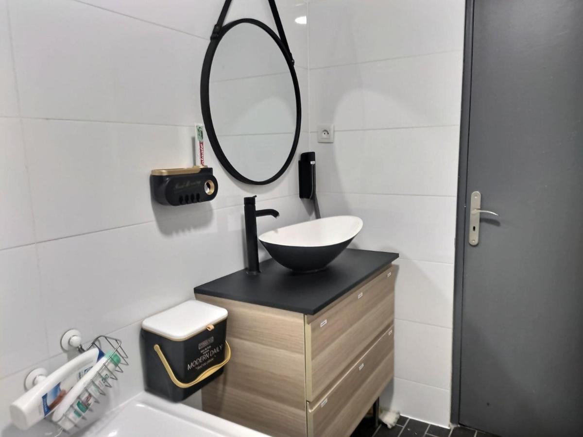 Ch Privee 18M - Canape - Netflix - Appart 120M Вуаппи Экстерьер фото